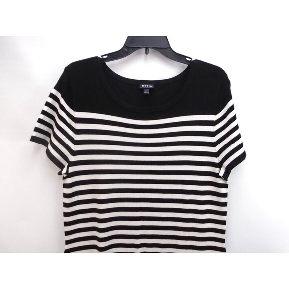 Torrid Knit Short Shift Sweater Dress Women Size 1X Striped 2656707 Short Sleeve - Picture 2 of 10
